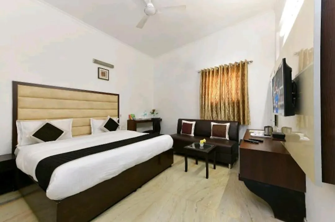 ***  Hotel The First By Goyal Hotelie Agra  India