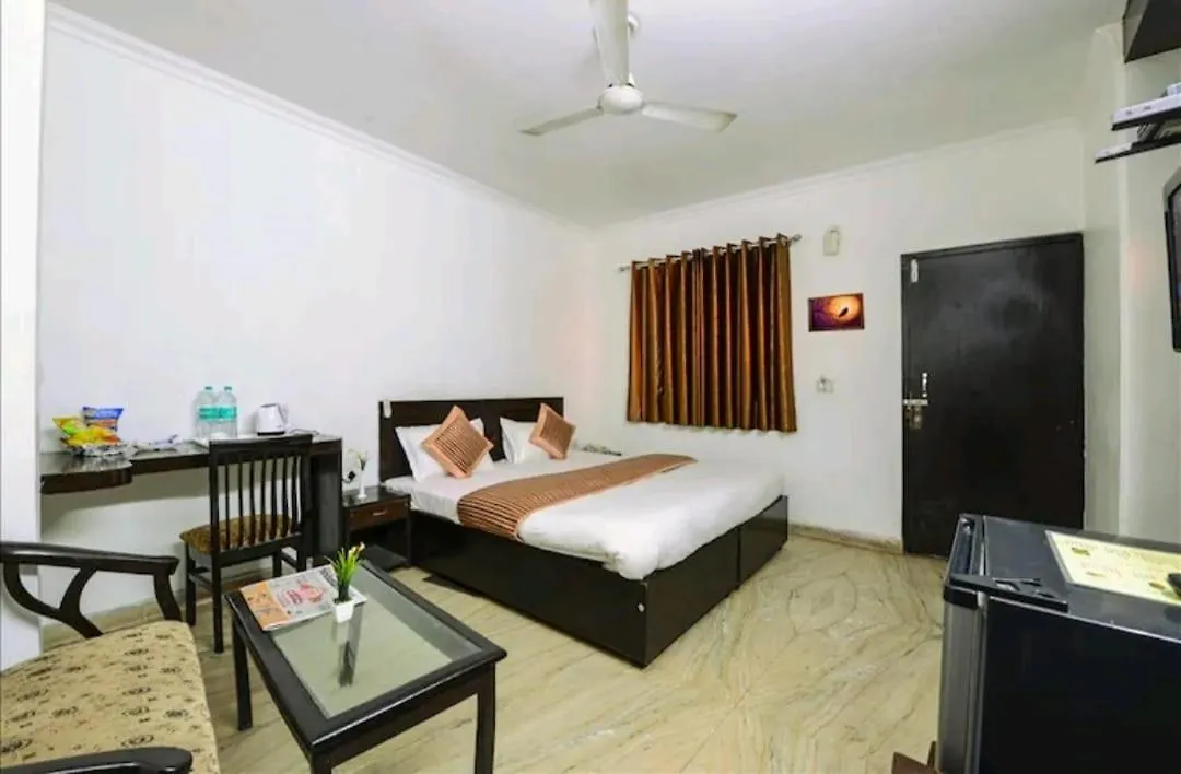 ***  Hotel The First By Goyal Hotelie Agra  India