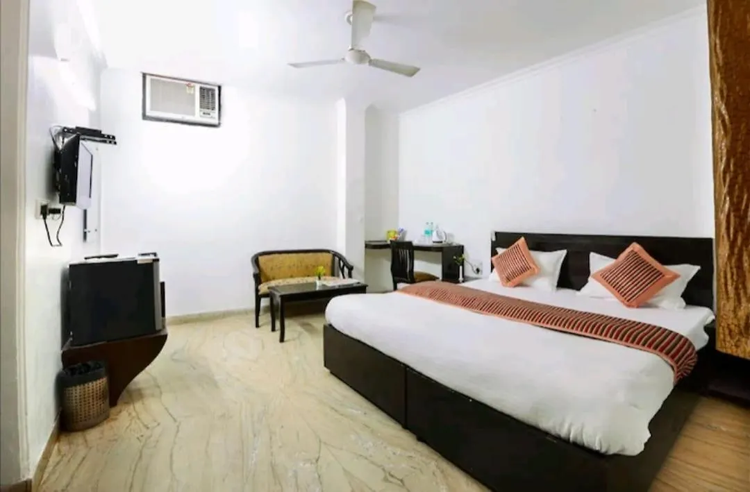 Hotel The First By Goyal Hotelie Agra   Agra (Uttar Pradesh)